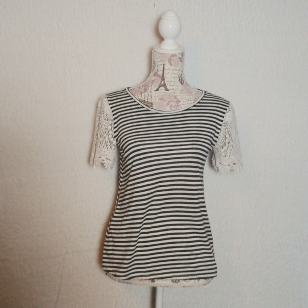Romeo & Juliet Black and White Blouse